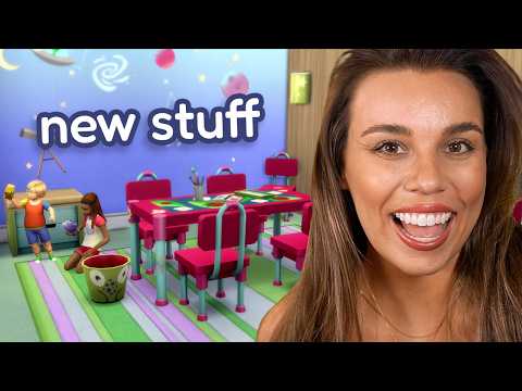 Checking out our latest Sims free stuff!