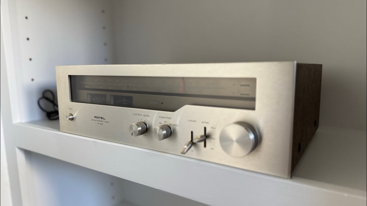 ヴィンテージ‼️受信確認済‼️Rotel RT-726 FM・AMチューナー Rotel RT-726 AM/FM Stereo Tuner (1978) Photo #2386687 - US Audio Mart