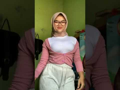 mau di goyang?💦 #like #shorts #viral #penyegaranmata #goyang #subscribe #hijab