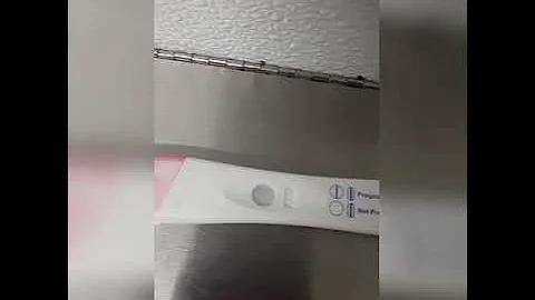 Live pregnancy test in CVS bathroom