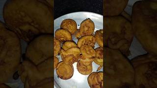 Crunchy &amp; Tasty Besan Pakoda 🤤#shorts #shortvideo