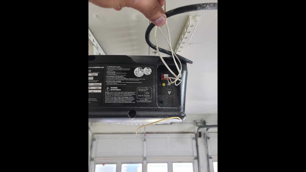 My garage door won't shut How to fix Sensors/Safty Eyes on your garage