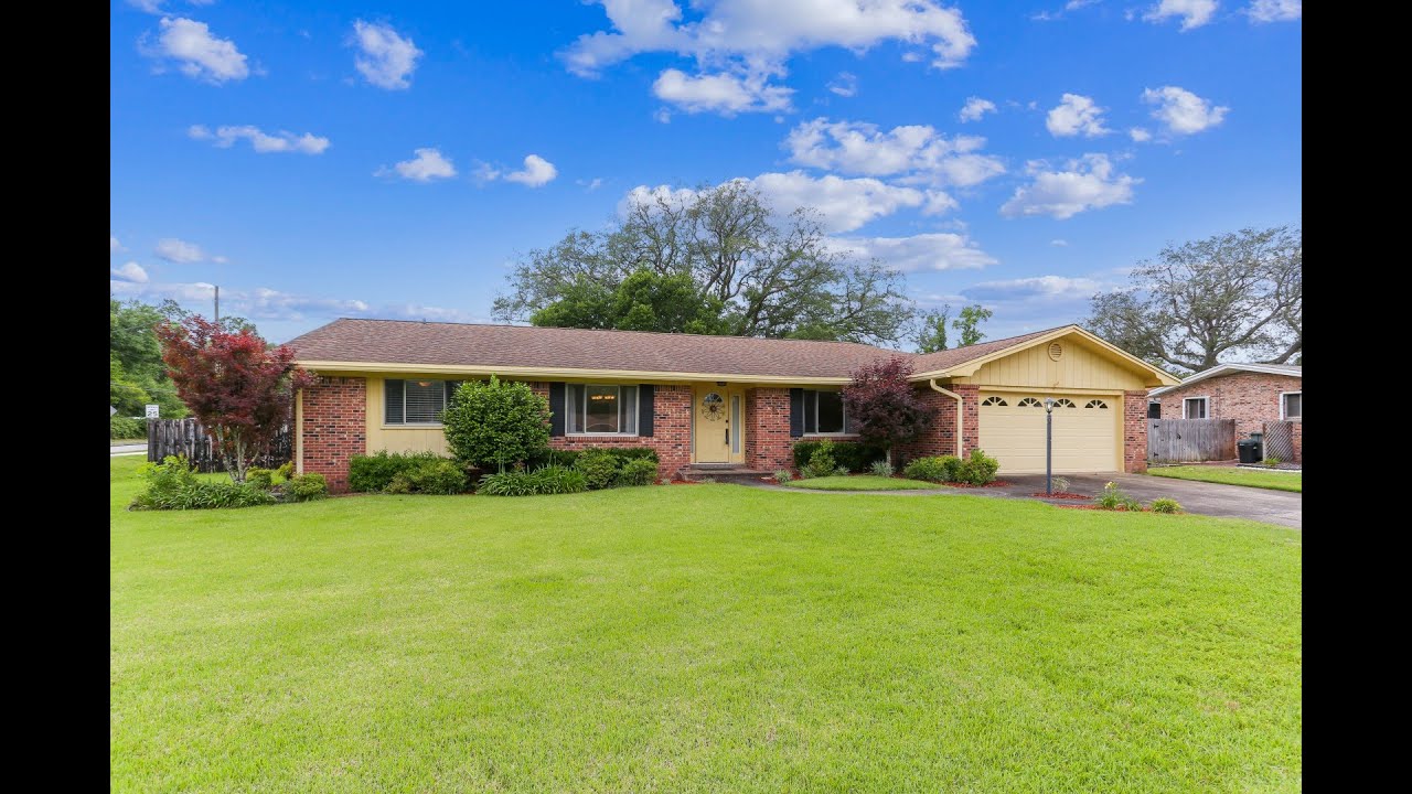 4 Earls Court NE Fort Walton Beach, FL | ColdwellBankerHomes.com