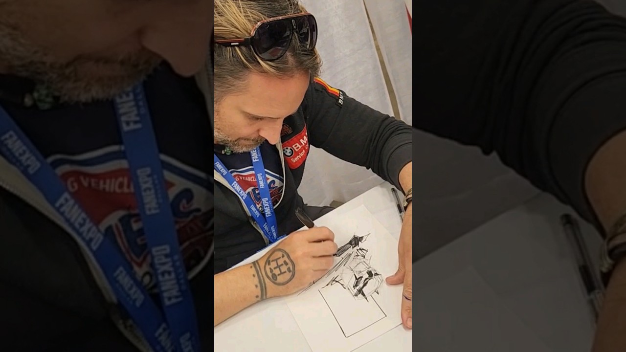 Sean Murphy Live Sketching Batman at Fan Expo Dallas 