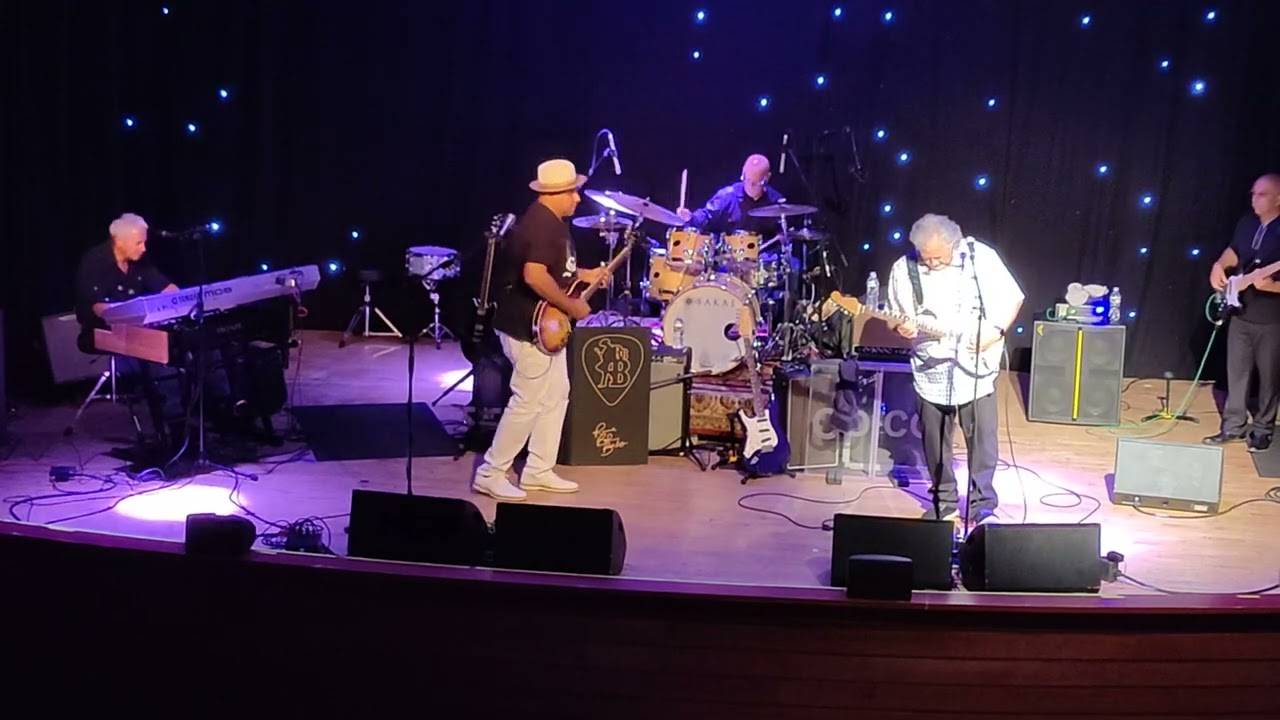 Coco Montoya and Ronnie Baker Brooks, Encore - Tribute to Albert Collins