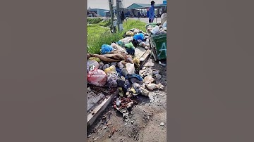 Cảnh dọn rác, nổi khổ làm đường