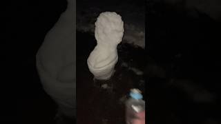 雪でトイレを作ったら便利に使えて体温が涼しくなって感動した