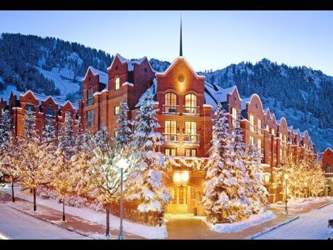 top-8-places-to-celebrate-christmas-in-the-usa-2017