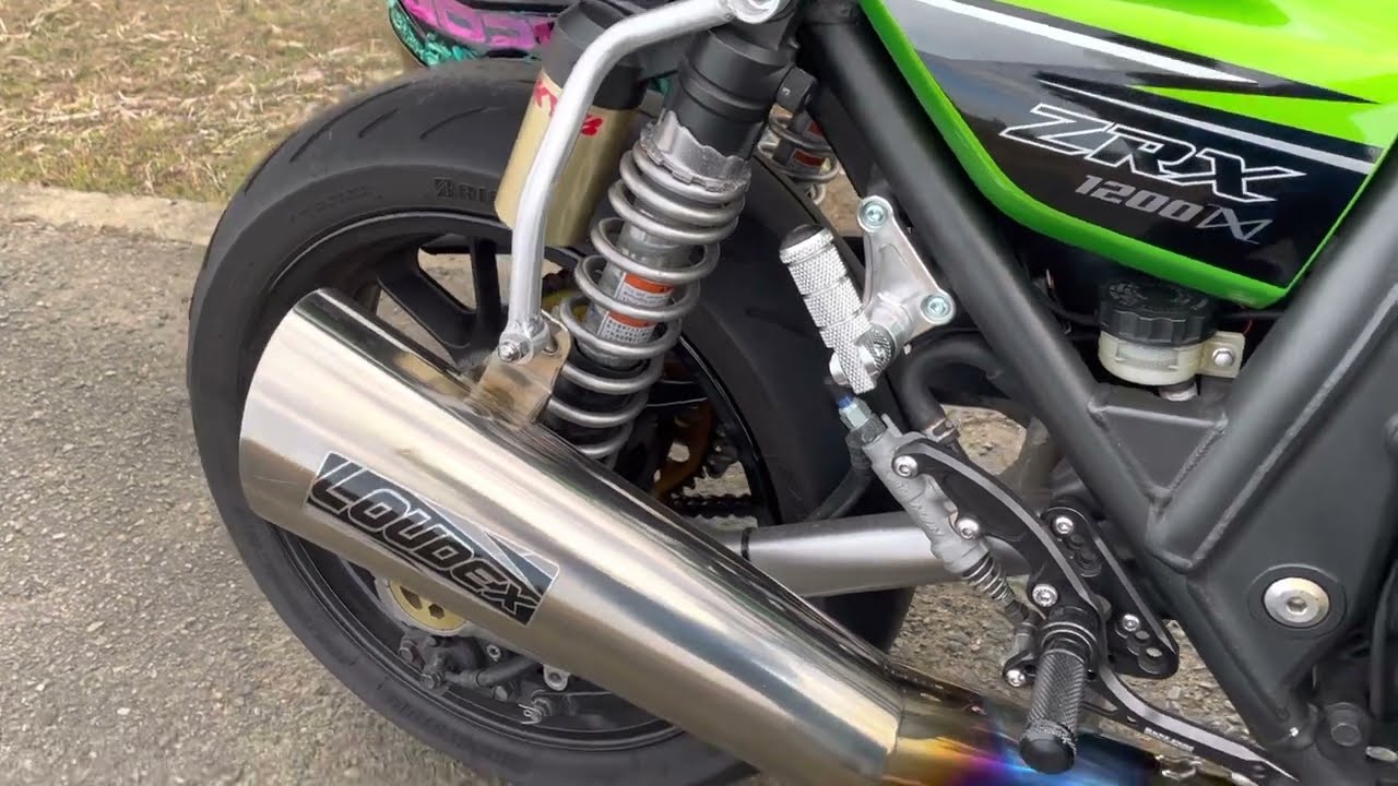 ZRX1200 ダエグ ショート管風 チタン 廃番 - YouTube