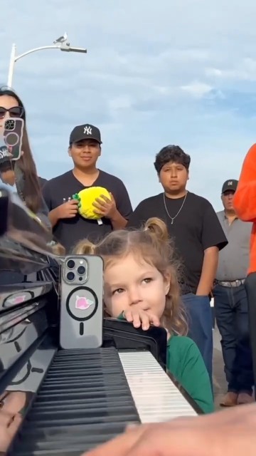 3 Years Old Amazing Angelic Singer. #cute #cutebaby #singer #song - YouTube