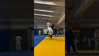 WATCH THIS AMAZING THROW 🔥👊🏻 #judo #judoka #judotraining #judokas #дзюдо #shortvideo #shorts