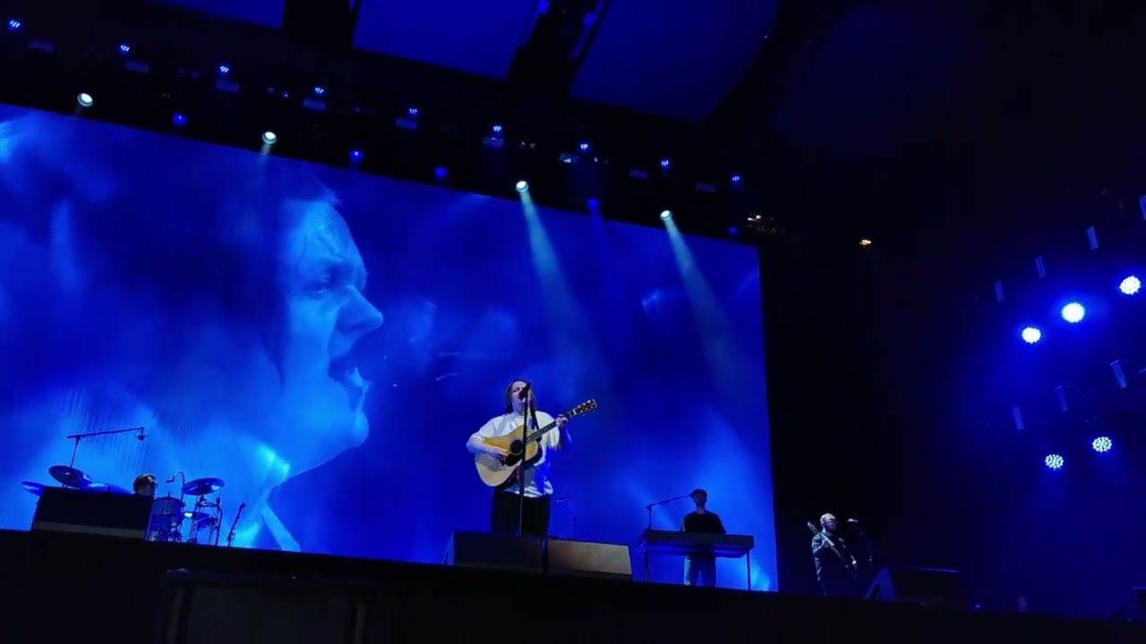 Lewis Capaldi - Maybe (long outro) // Live at Lowlands 2022