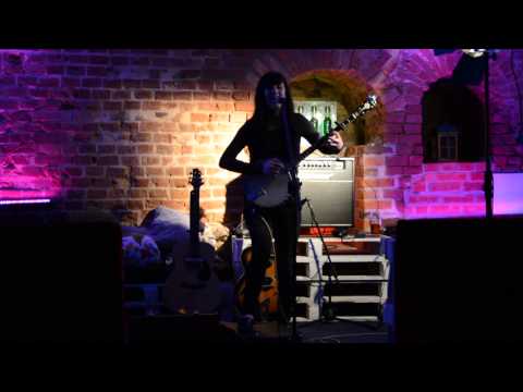 Moriah Woods koncert