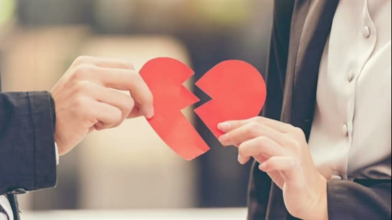 nafrat ki duniya ko chhod ke status