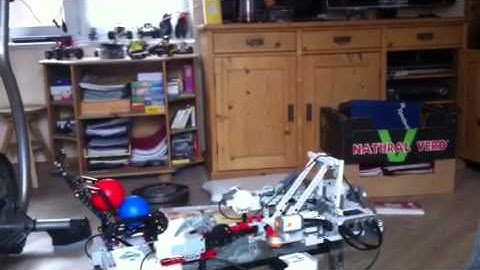 Lego Mindstorm NXT + EV3 - Automatic Ball Thrower 2: Electric Boogaloo