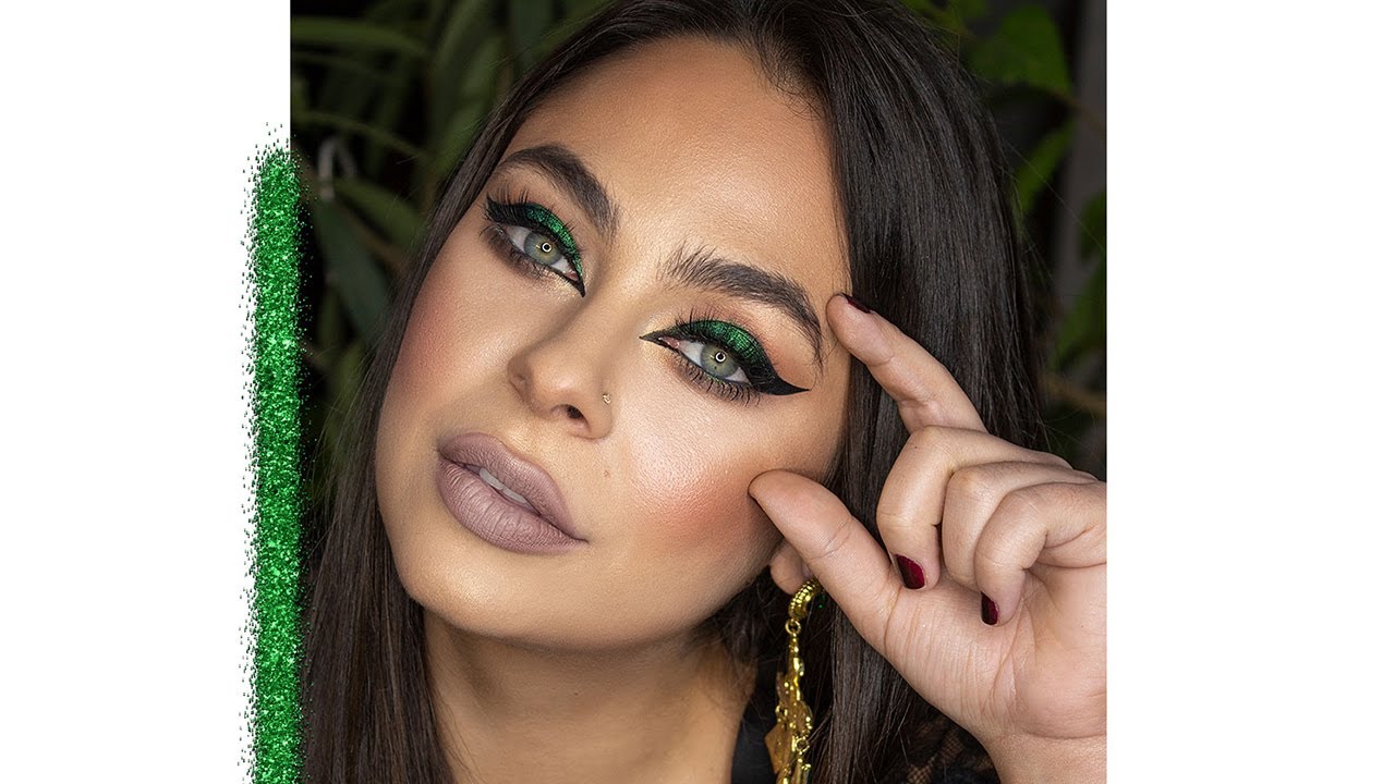 Get Ready With Me | Cat Eye Makeup Look for 2020 