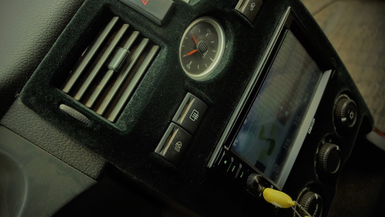 Тюнинг центральной консоли и установка 2 DIN магнитолы в Приору - YouTube