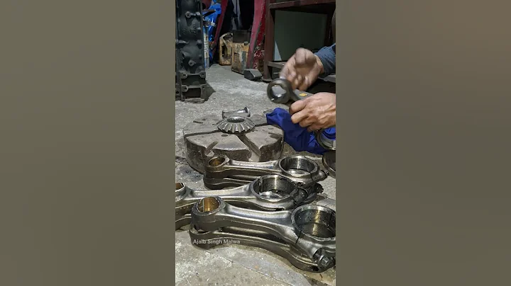 C.r bush fitting #cummins #engine #viral #cr #bush #machine #jcb #catterpillar #backholoader #car