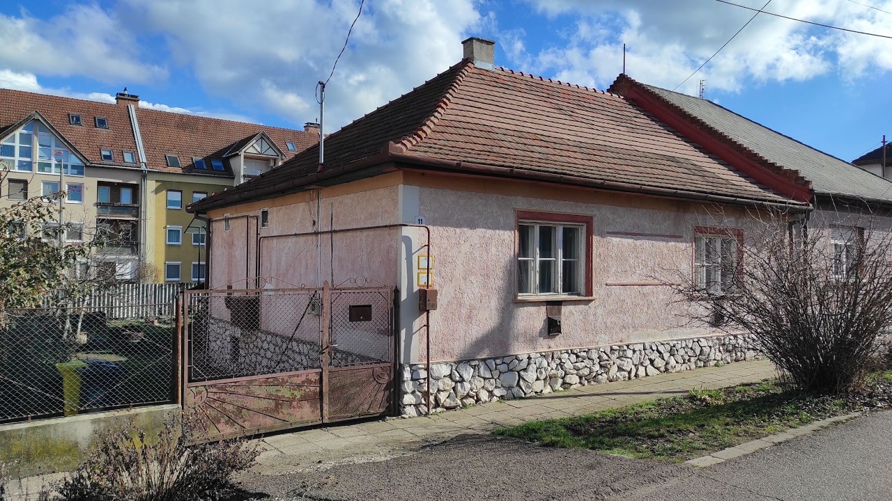 Eger - Lajosvárosban eladó 136 nm-es családi ház. Részletek a leírásban!