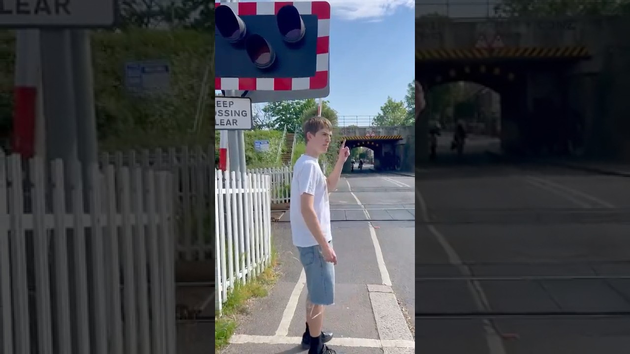 Обзоры железнодорожных переездов, эпизод 1 — Переезд Маккарти в Нью-Молдене