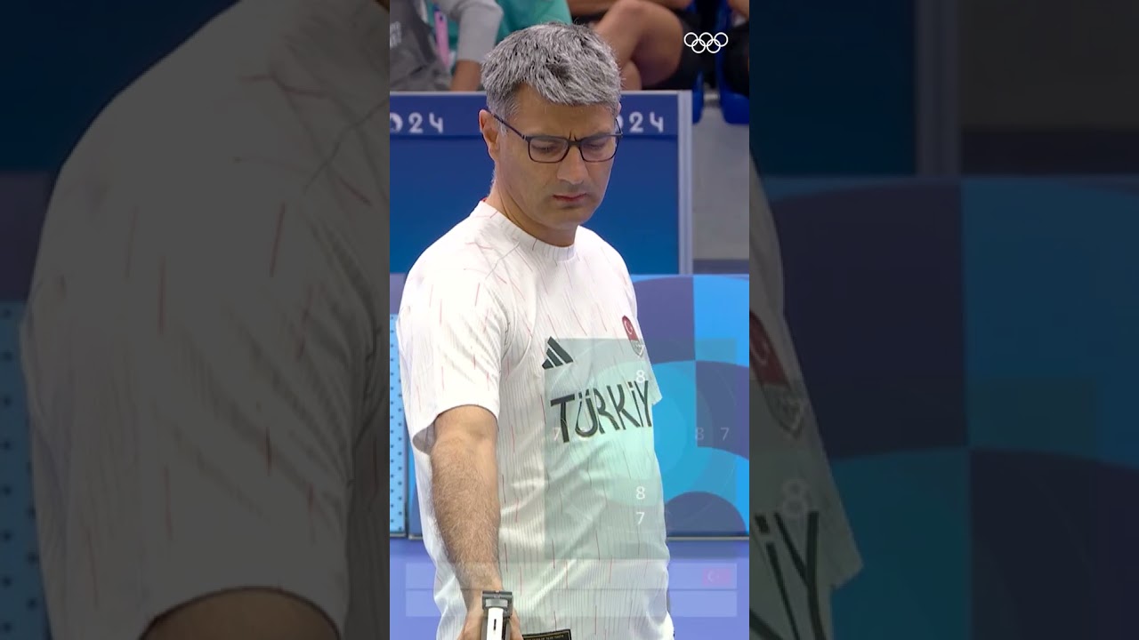 No special gear. One hand in his pocket. Ice-cold focus.
