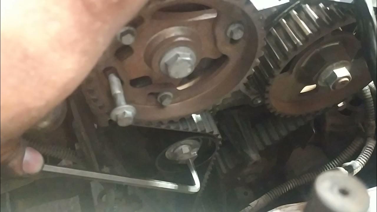 changement de courroie de distribution dacia 1.5 dci YouTube