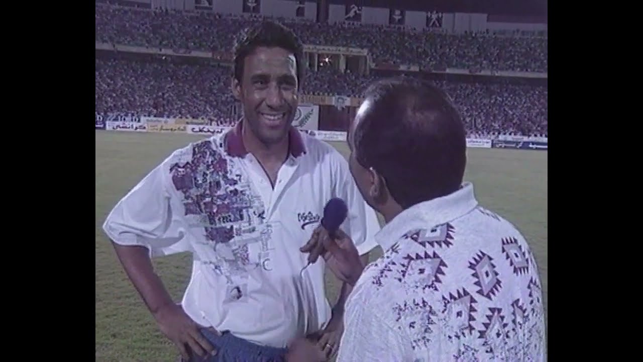 الكاميرا في الملعب ولقاءات نادرة مع لاعبى الأهلى و الاتحاد السكندري دورى موسم 96/الإخراج تامر إمام