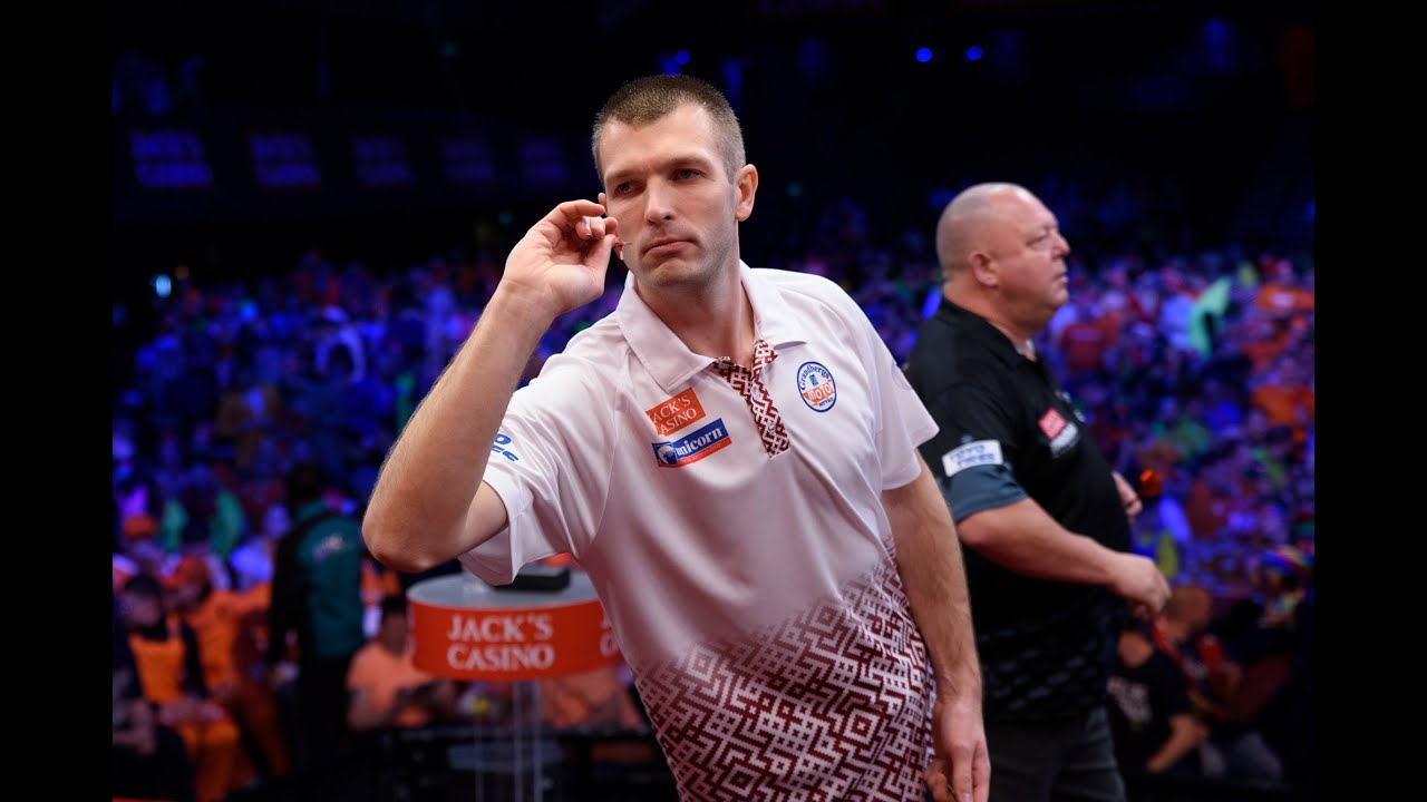 World Series of Darts 2021 Finals Last 16 Madars Razma (Latvia ...