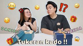 Tukeran KADO sesuai NAMA !! Banyak barang aneh wkwkwk ?!! 🎁🧸🩷