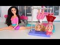 Волшебство Существует? Девочки Пробуют На Себе Мультики Куклы Барби Про Школу IkuklaTV