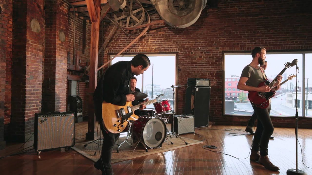 YouTubeで"Runnin" (Official Video) - MODOCを視聴 YouTubeで"Runnin" (Official Video) - MODOCを視聴