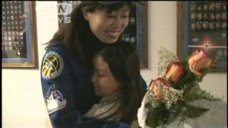 きのう帰還の山崎直子さん　家族と水入らずのひと時（10/04/21）