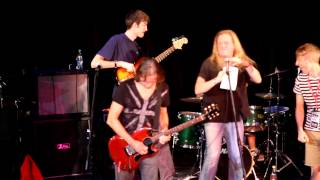 Video voorbeeld van "Barry Goudreau and the Rock On Band - Rockin' Away"