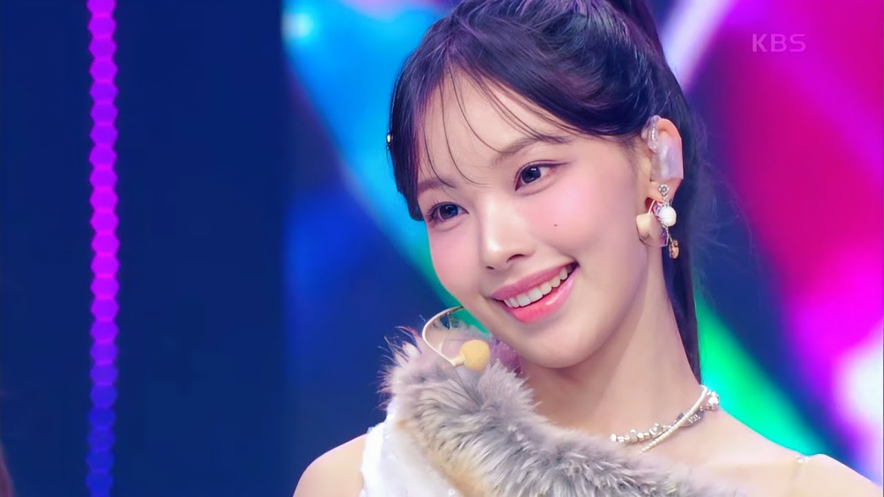 [4K] RESCENE(리센느) ‘Glow Up’ (글로우 업) stage mix 교차편집 - YouTube
