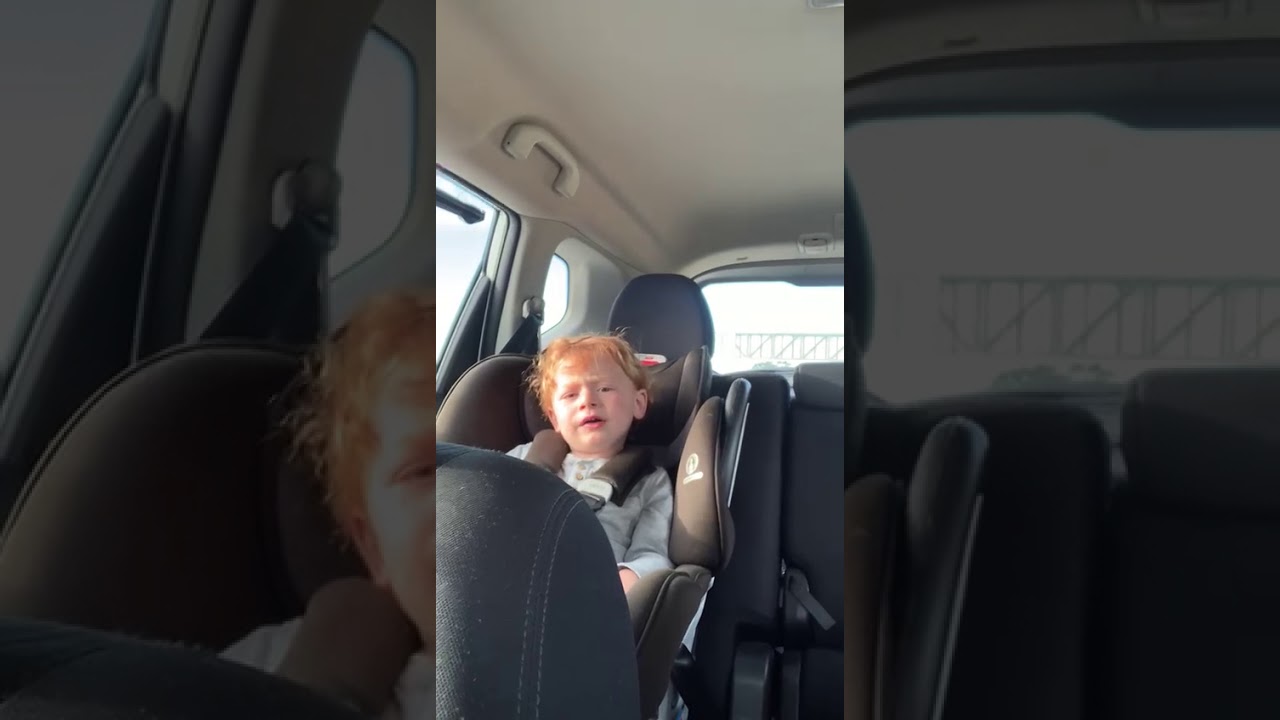 מלך גואל ומושיע ילד בן שנתים וחצי שר עם משה חבושה בניו יורק מדהים!