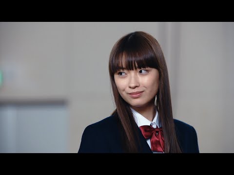 2021年最注目女優・茅島みずき、法廷でキュートな“茂木ダンス”披露！石川翔鈴＆末吉9太郎も見守る中、判決は…　ワイモバイル新WEBCM『スマホ持つか持たないか裁判』公開