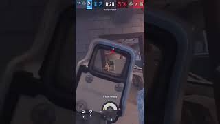 Azami deagle #rainbowsixsiege #ubisoft #gaming #clutch #goodaim #clips pub #gameplay #gameshorts