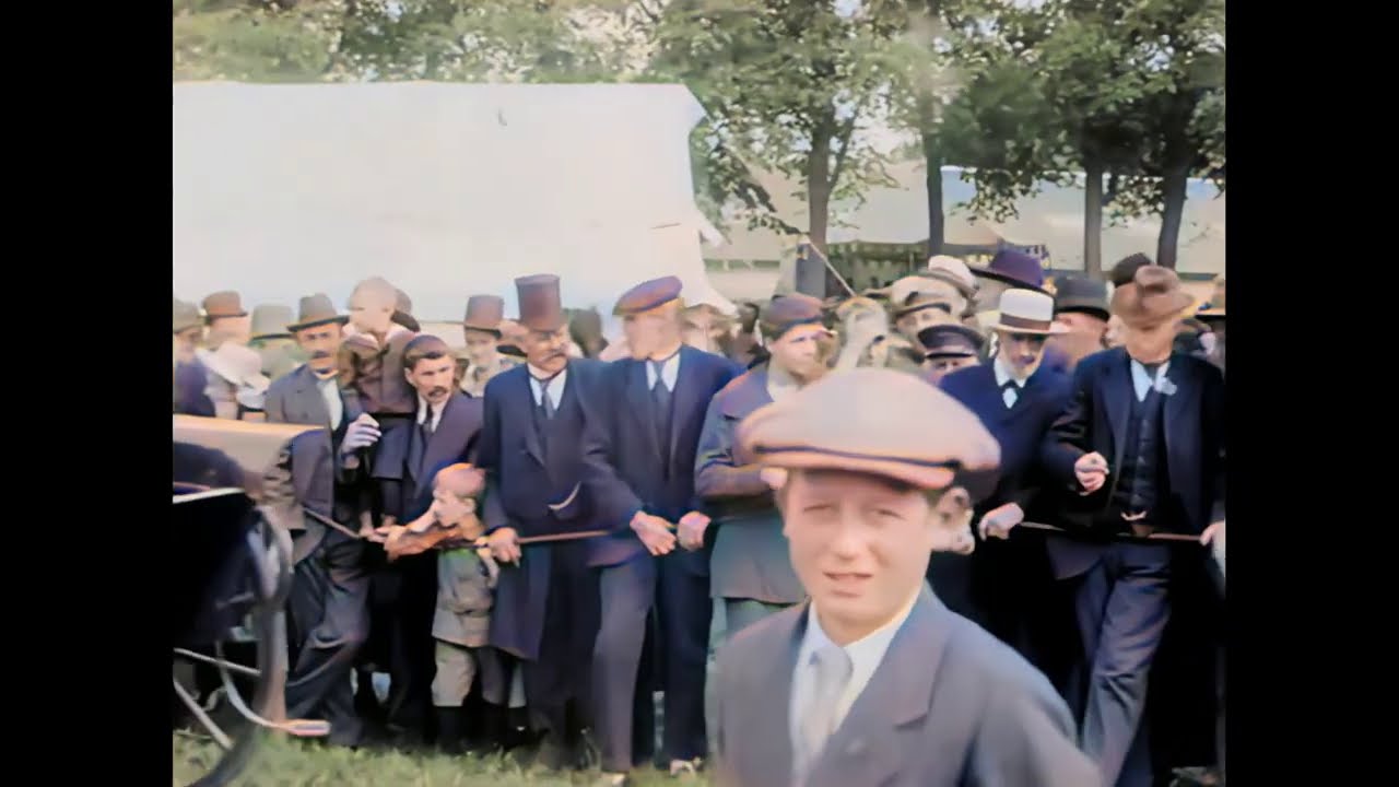 Stadsgezichten van Enkhuizen rond 1920 in kleur! Enkhuizen in color! [AI enhanced & colorized]