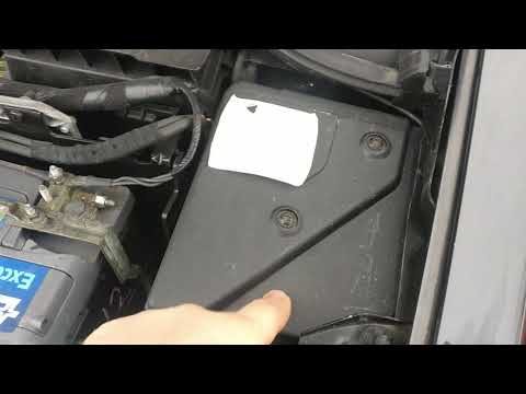 Where are the fuses in a Renault Megane