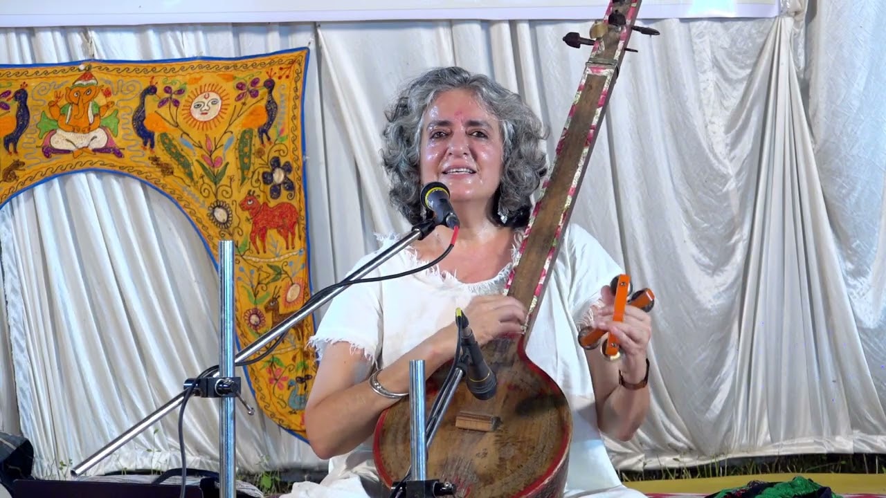 Vasundhra ni Vani: Shabnam Virmani Sings a Kabir Bhajan at Village Sutrej,