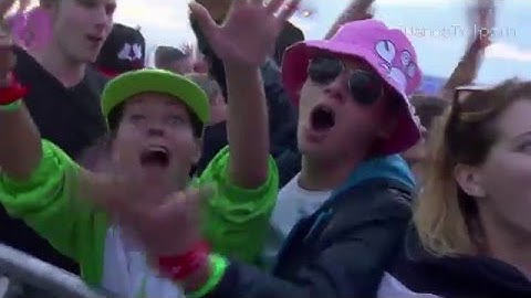 DVBBS & Dropgun - Pyramids ft. (Sanjin) [Played by Sander van Doorn]