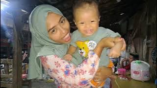 The child is crying so it's a hassle to cook... my friends helped me out.