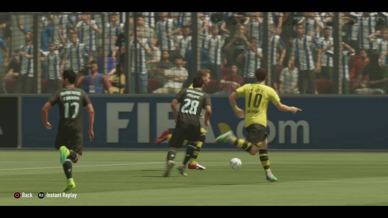FIFA 17 Reus chip shoot