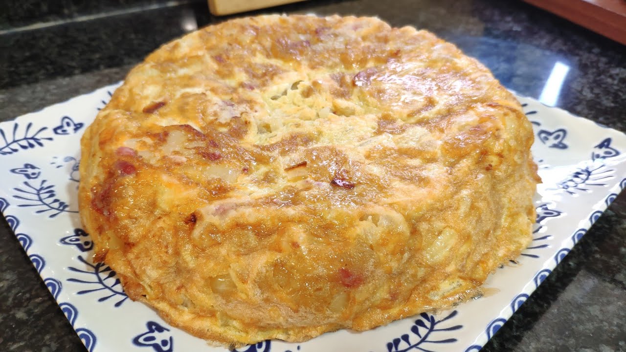 Hoy cocinamos Tortilla de patatas con chorizo 🥔Alubias con tomate 🍅 y Pan de molde 🍞