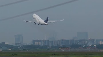 SAUDIA BOEING 747 400 HAJJ FLIGHT TAKE OFF | CGK PLANE SPOTTING 2022