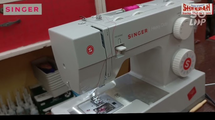 Singer Heavy Duty 4423 Sewing Machine Demo 