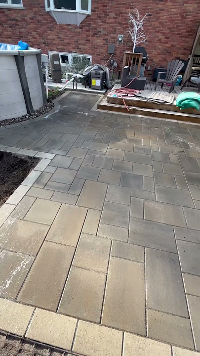 Amazing simple back yard patio design (techo bloc) #patio #pavers #design #hardwork