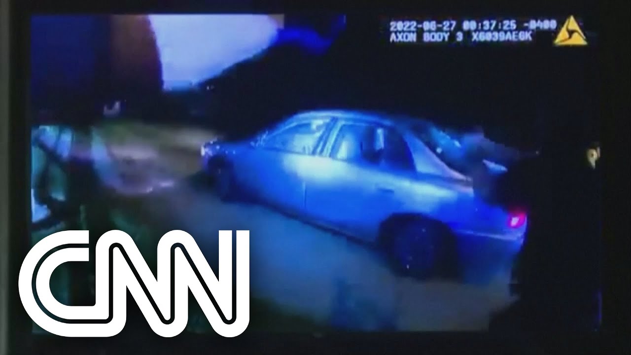 Vídeo mostra policiais matando homem negro nos EUA com cerca de 60 tiros | CNN DOMINGO