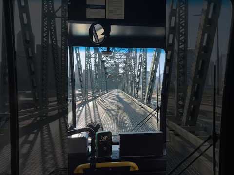 TriMet Line 6 on The Hawthorne Bridge During Roadworks