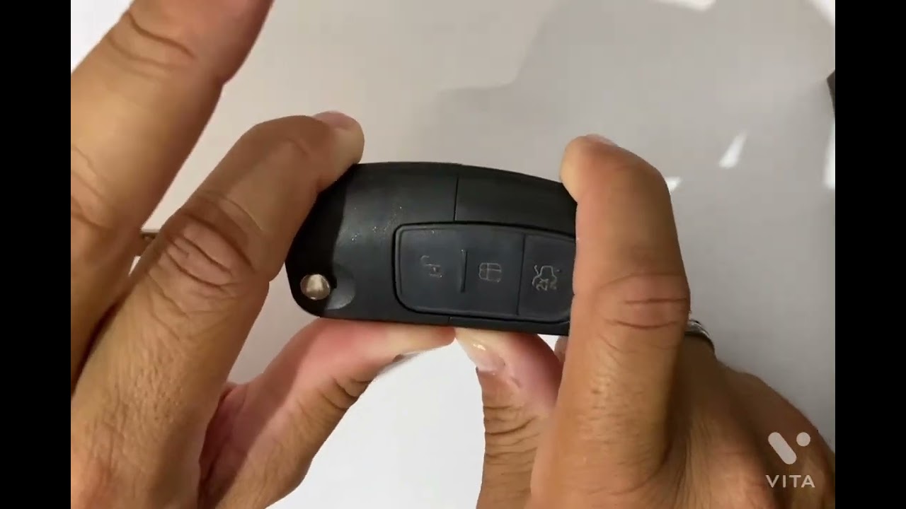 Abertura da chave do Ford New Fiesta - Troca de Bateria